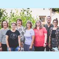 Sieben Personen, die zum Krisenteam gehören Sieben Personen, die zum Krisenteam gehören